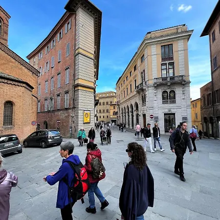 Casa Dany-at The Beginning Of The Main Street * Siena