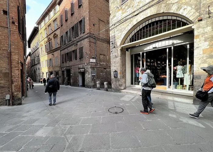 Casa Dany-at The Beginning Of The Main Street 锡耶纳